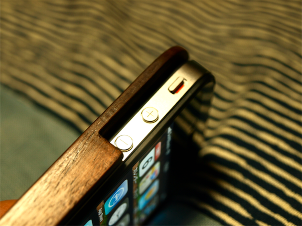 iphoneカバー　木製