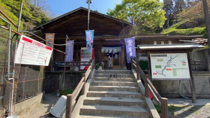 熊本の渓流釣り堀で魚を釣って食べる Roulette Rodent